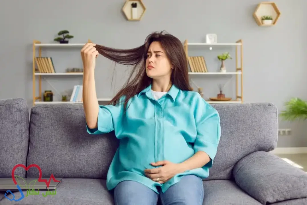 آیا ریزش مو در بارداری طبیعی است؟ از تغییرات هورمونی تا کمبود آهن و راه‌های پیشگیری